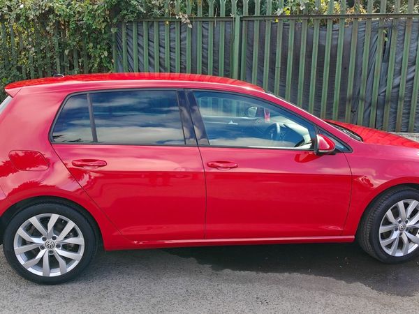 Volkswagen Golf Hatchback, Petrol, 2017, Red