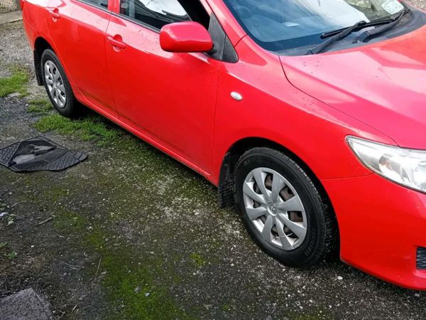 Toyota Corolla Saloon, Diesel, 2010, Red
