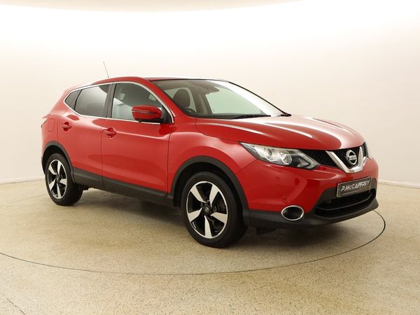 Nissan Qashqai SUV, Diesel, 2015, Red