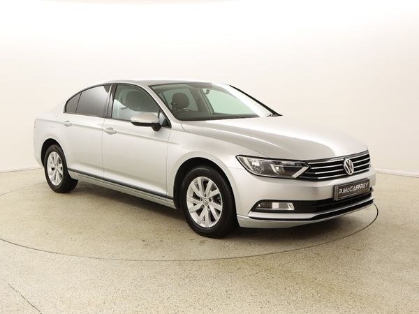 Volkswagen Passat Saloon, Diesel, 2019, Silver