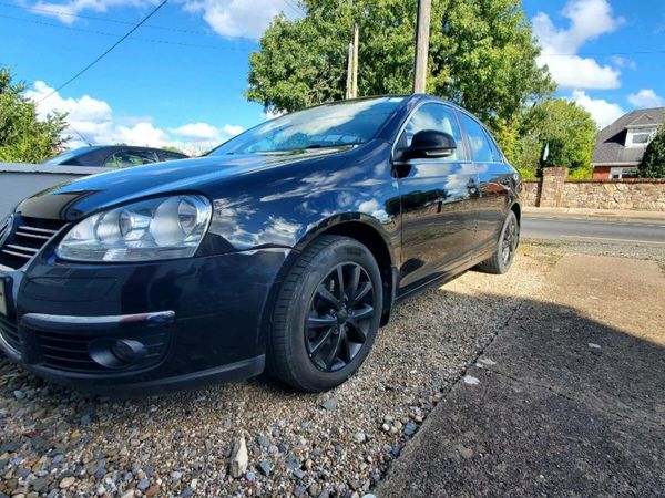 Volkswagen Jetta Saloon, Diesel, 2010, Black