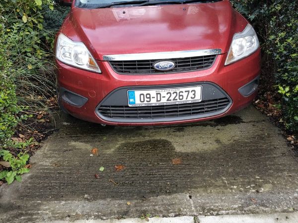 Ford Focus Hatchback, Petrol, 2009, Red