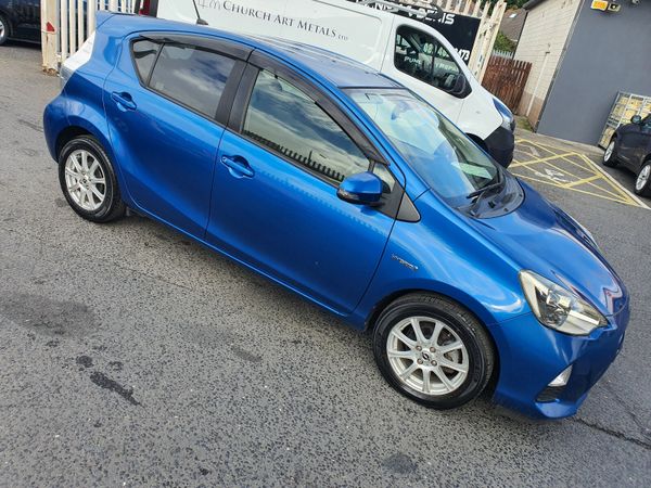 Toyota Aqua Hatchback, Petrol Hybrid, 2014, Blue