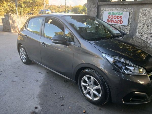 Peugeot 208 Hatchback, Diesel, 2018, Grey