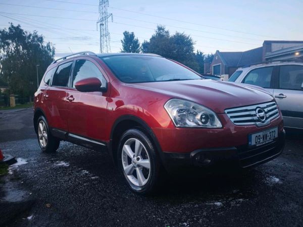 Nissan Qashqai+2 Hatchback, Diesel, 2009, Red
