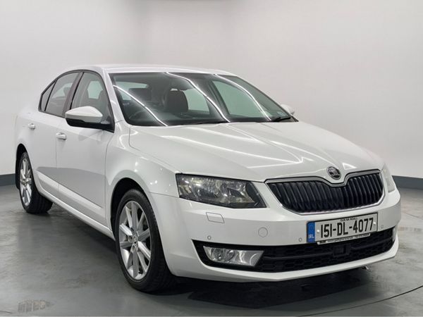 Skoda Octavia Hatchback, Diesel, 2015, White