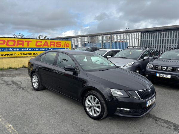 Skoda Octavia Hatchback, Petrol, 2021, Black