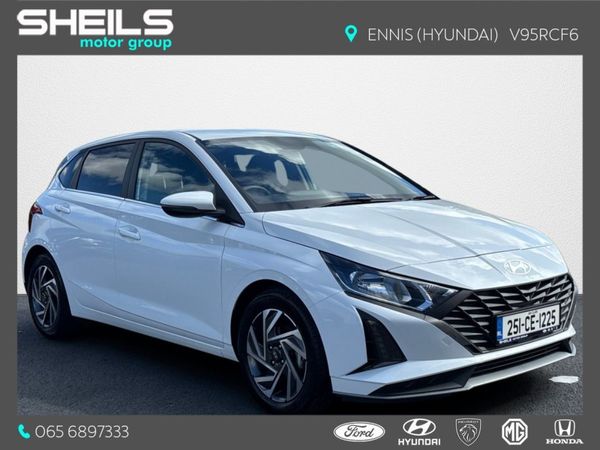 Hyundai i20 Hatchback, Petrol, 2025, White