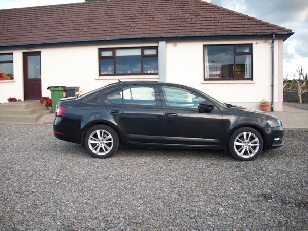 Skoda Octavia Saloon, Diesel, 2020, Black