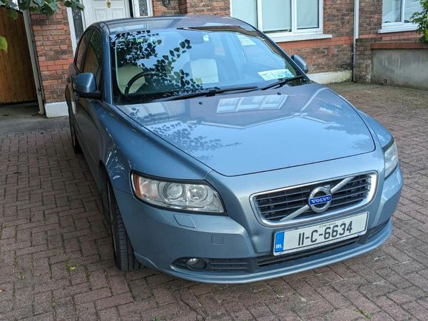 Volvo S40 Saloon, Diesel, 2011, Blue