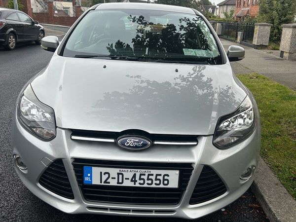 Ford Focus Hatchback, Petrol, 2012, Silver