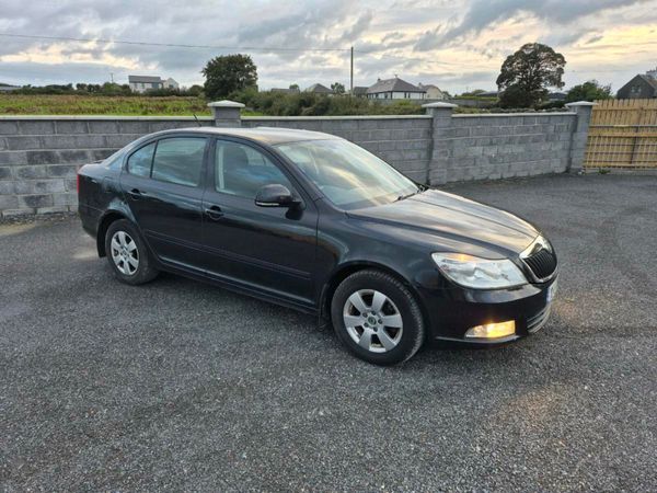 Skoda Octavia Hatchback, Diesel, 2010, Black