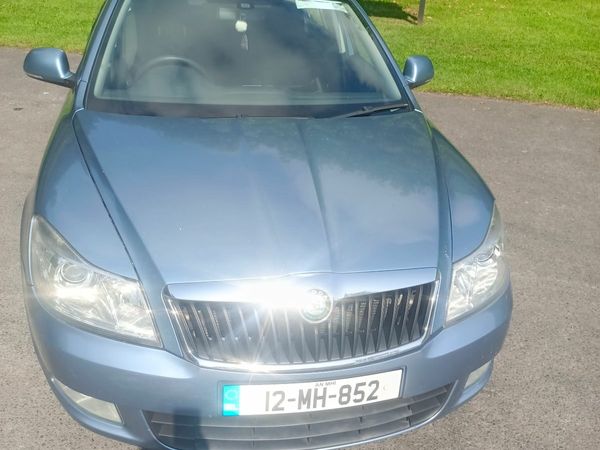 Skoda Octavia Saloon, Diesel, 2012, Grey