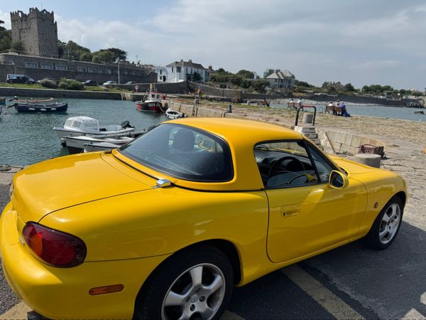 Mazda MX-5 Convertible, Petrol, 2000, Yellow