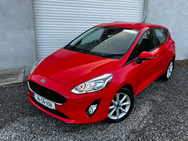 Ford Fiesta Hatchback, Petrol, 2018, Red