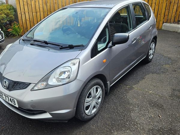 Honda Jazz Hatchback, Petrol, 2009, Silver