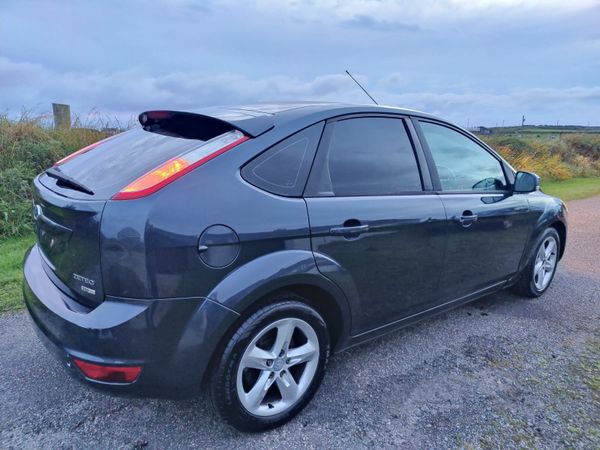 Ford Focus Hatchback, Diesel, 2009, Grey
