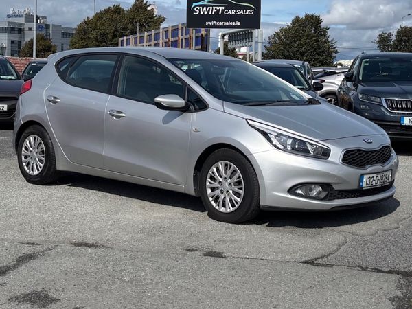 Kia Ceed Hatchback, Diesel, 2013, Silver