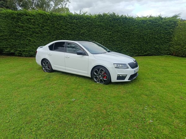 Skoda Octavia Hatchback, Diesel, 2015, White