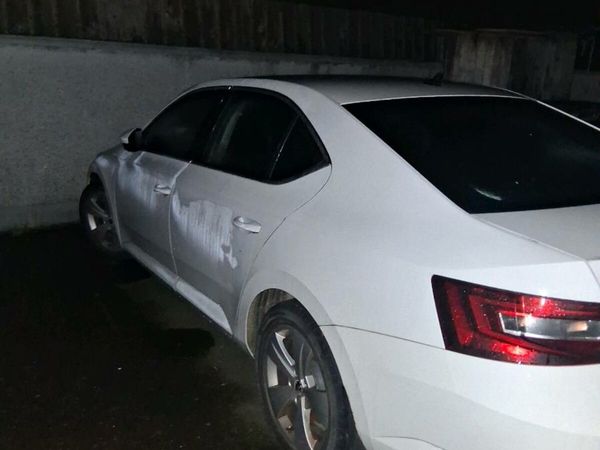 Skoda Superb Hatchback, Diesel, 2016, White