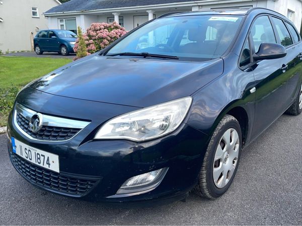 Vauxhall Astra Hatchback, Diesel, 2011, Black