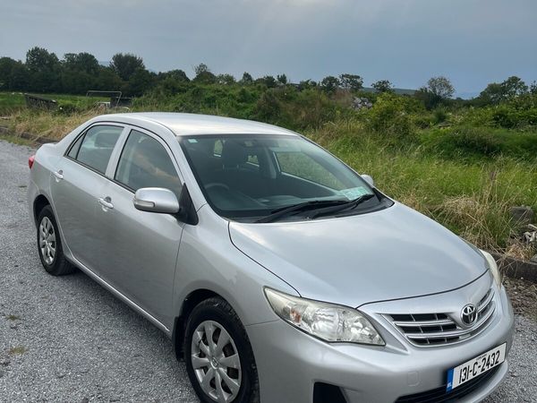 Toyota Corolla Saloon, Diesel, 2013, Silver
