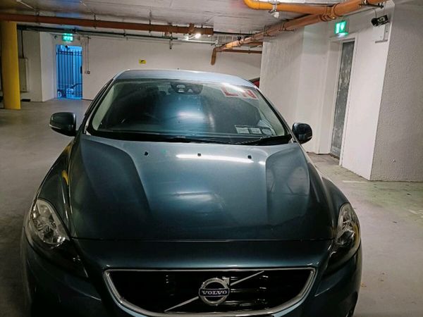 Volvo V40 Hatchback, Petrol, 2014, Blue
