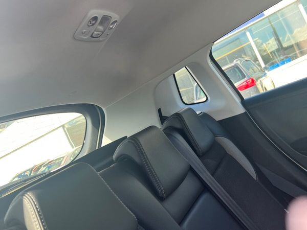 Peugeot 2008 Hatchback, Petrol, 2014, White