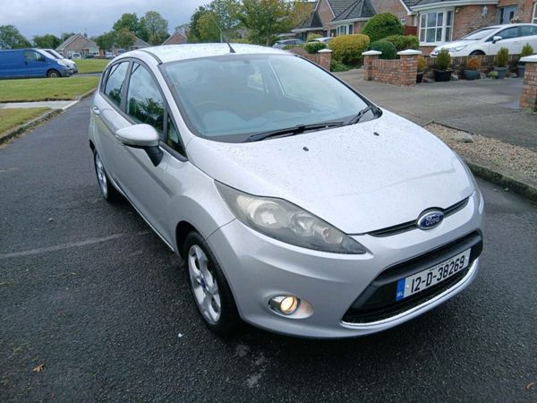 Ford Fiesta Hatchback, Petrol, 2012, Silver