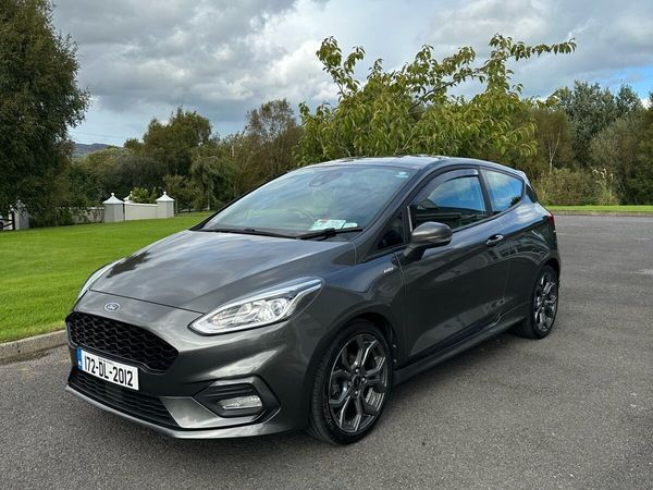 Ford Fiesta Hatchback, Petrol, 2017, Grey