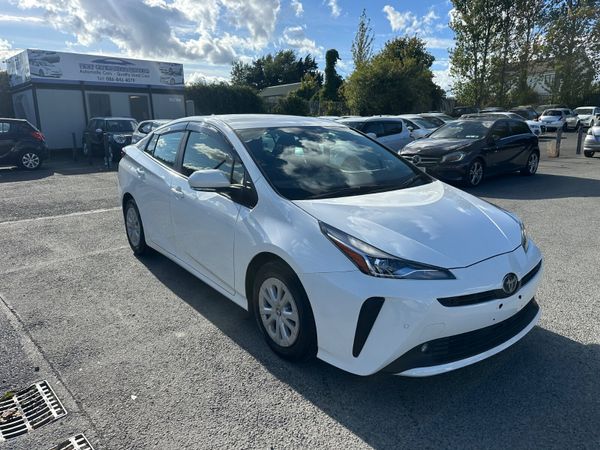 Toyota Prius Hatchback, Petrol Hybrid, 2022, White