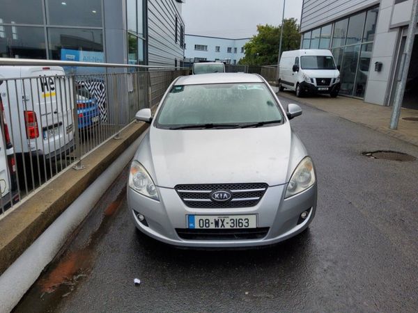 Kia Ceed Hatchback, Petrol, 2008, Silver