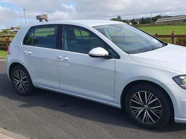 Volkswagen Golf Hatchback, Petrol, 2017, Silver