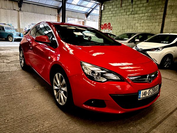 Opel Astra Hatchback, Petrol, 2014, Red
