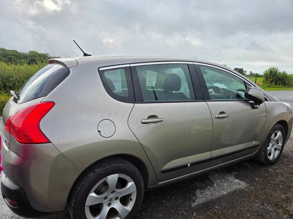 Peugeot 3008 MPV, Diesel, 2011, Grey