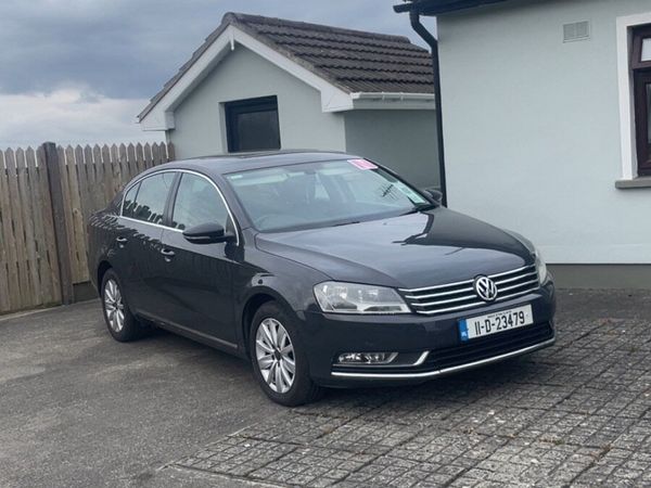 Volkswagen Passat Saloon, Diesel, 2011, Grey
