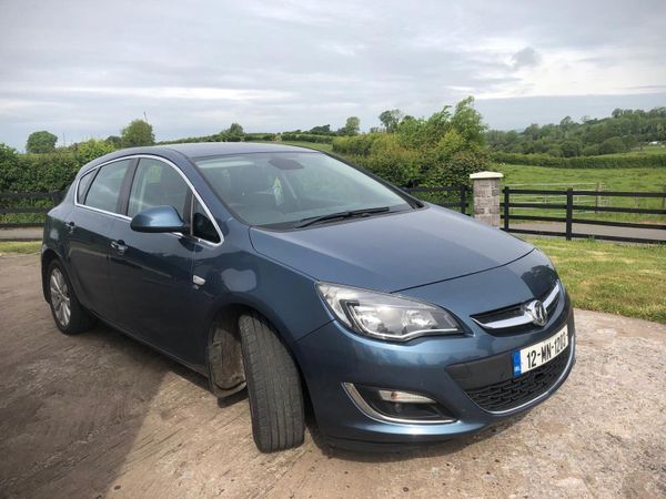 Vauxhall Astra Hatchback, Petrol, 2012, Blue