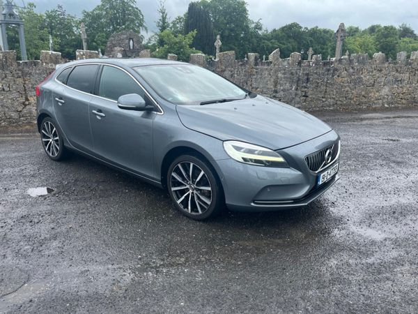 Volvo V40 Hatchback, Diesel, 2019, Grey