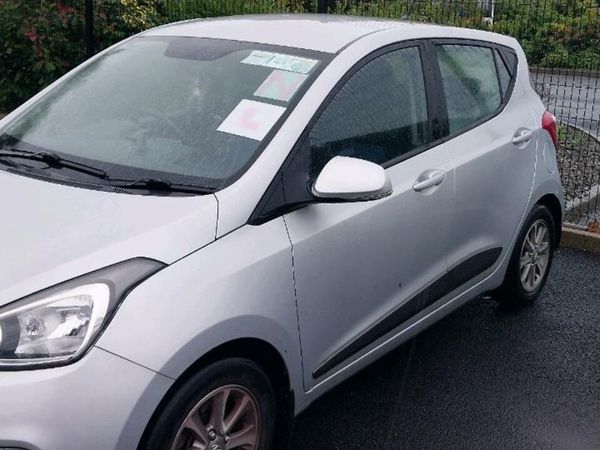 Hyundai i10 Hatchback, Petrol, 2014, Silver