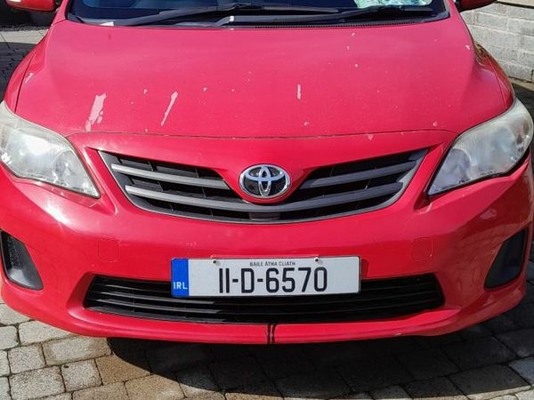 Toyota Corolla Saloon, Diesel, 2011, Red