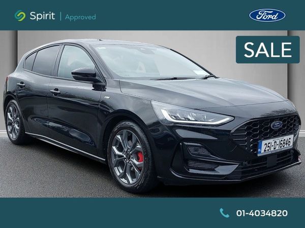 Ford Focus Hatchback, Petrol Hybrid, 2025, Black