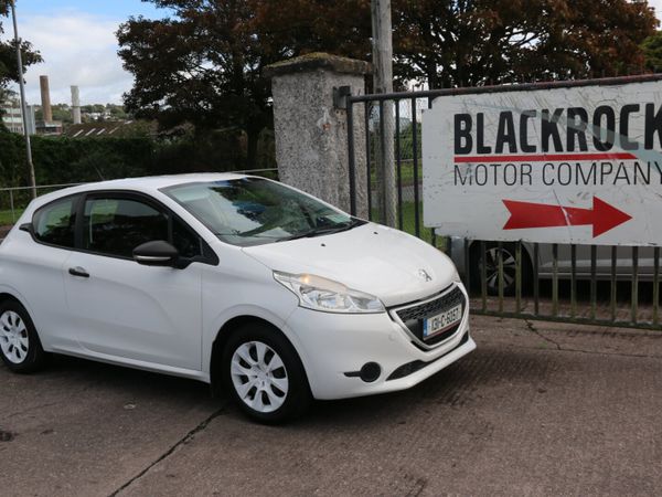 Peugeot 208 Hatchback, Petrol, 2013, White