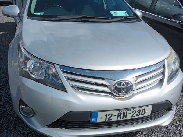 Toyota Avensis Saloon, Diesel, 2012, Silver