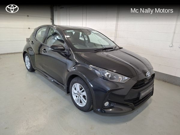 Toyota Yaris Hatchback, Petrol Hybrid, 2022, Black