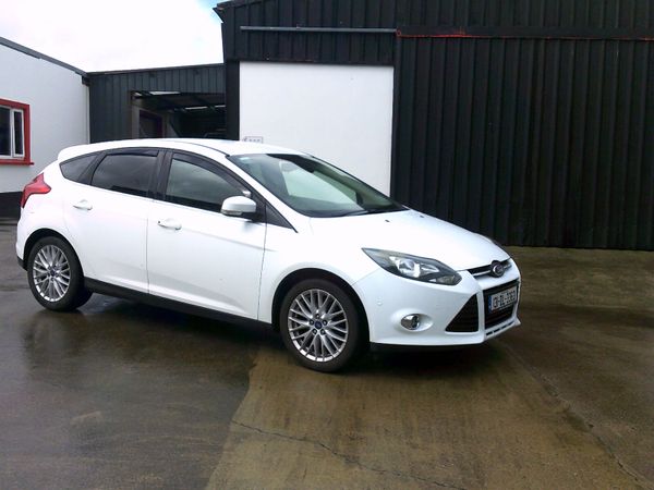 Ford Focus Hatchback, Petrol, 2013, White