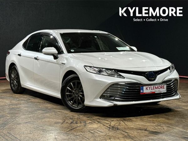 Toyota Camry Saloon, Petrol Hybrid, 2019, White