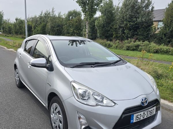 Toyota Aqua Hatchback, Petrol Hybrid, 2015, Silver