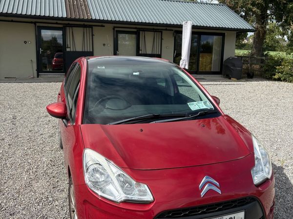 Citroen C3 Hatchback, Petrol, 2011, Red