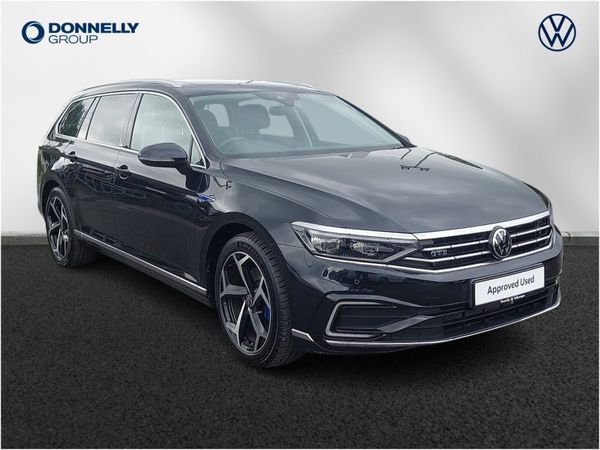 Volkswagen Passat Estate, Petrol Hybrid, 2024, Black
