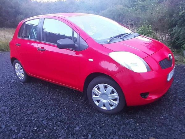 Toyota Yaris Hatchback, Petrol, 2007, Red